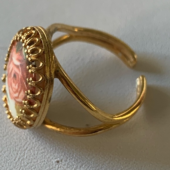 Ring Rose porcelain - Picture 4 of 12